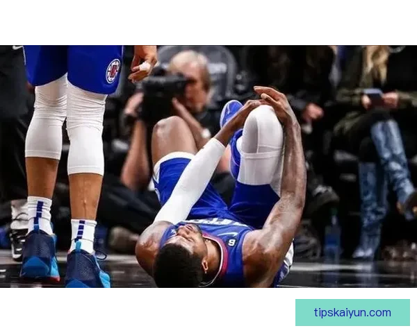 哈里斯左膝挫伤无法回归 活塞官方确认本场比赛将不再上场